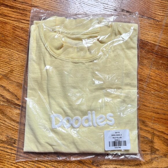 NEW Doodles x Burnt Toast Daisy Tee Shirt Official Merch In Pale Yellow S﻿﻿﻿﻿﻿﻿﻿